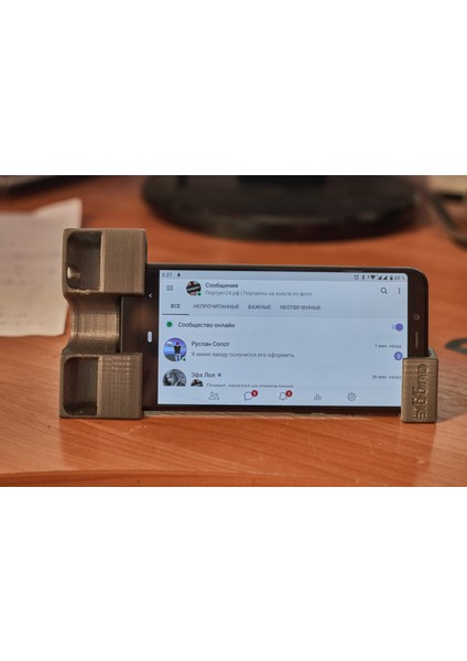 Auggie'nin Dönebilen iPhone Xs Max, 8 Plus, 7 Plus, 6 Plus Veya 6s Plus Beşiği ve Ses Yeniden Yönlendirici Amplifikatörü Yatay ve Portre Modları