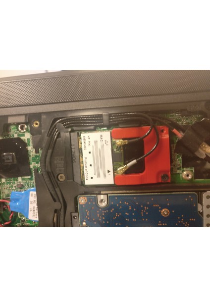 Kartlardan Arka Sitedeki Düşük Konektörler ve Uzun Kalkanlar Için Optimize Edilmiş Mini Pcıe Adaptörü
