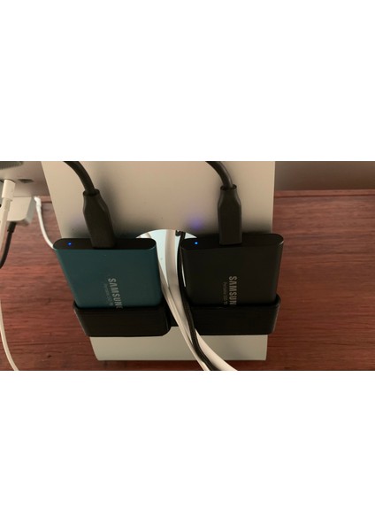 iMac Samsung T5 SSD Yuvası Sadece Plastik Aparattır.
