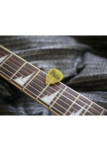 Gitar Seçimi "pain" - Mepharis'ten Esinlenen 3D Yazdırılabilir (0,6mm Kalınlık) Sadece Plastik Aparattır.