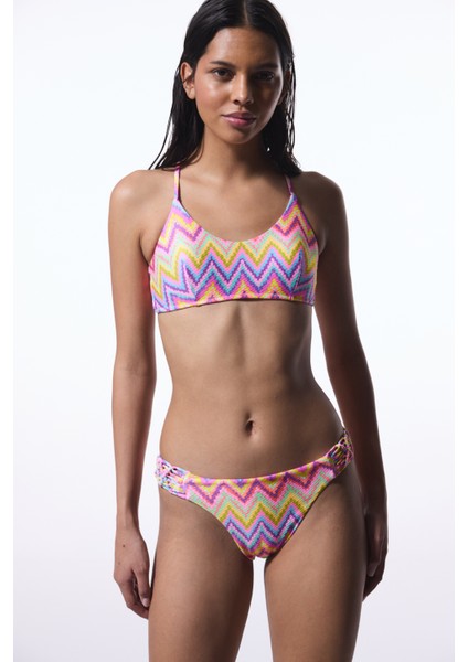 Zigzag Desenli Bikini Üstü fırsatları