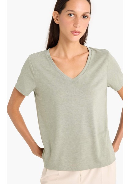 Regular Fit V Yaka Basic Düz Kısa Kollu Tişört F4214AXNS