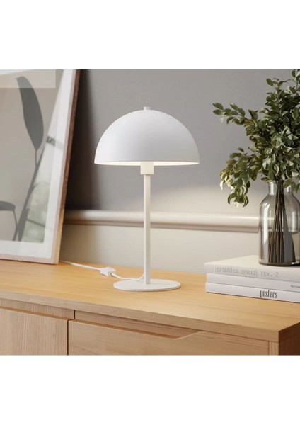 Modern Krem Metal Masa Lambası, Şık ve Dekoratif Abajur, E27 Duy Uyumlu