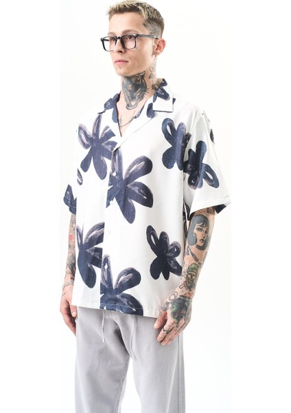 Erkek Flow Pattern Baskılı Oversize Gömlek Beyaz