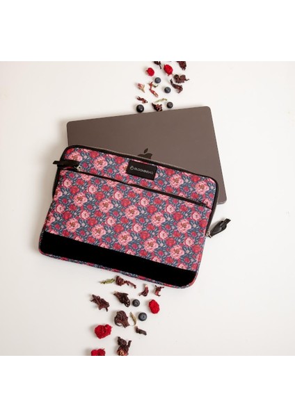 Blossom Lovin' 15-16 Inch Macbook / Laptop Kılıfı