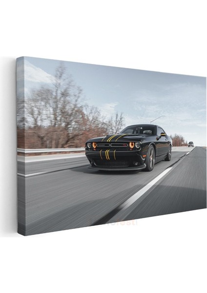 Dodge Challenger - Çift Sarı Şeritli Amerikan Muscle Car Kanvas Tablo