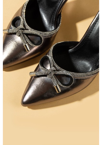 Taşlı Fiyonk Bilek Bağlama Kadeh Topuklu Kadın Ayakkabı 018-52-24CILT fiyatları