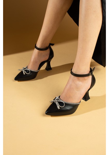 Taşlı Fiyonk Bilek Bağlama Kadeh Topuklu Kadın Ayakkabı 018-52-24CILT fiyatları