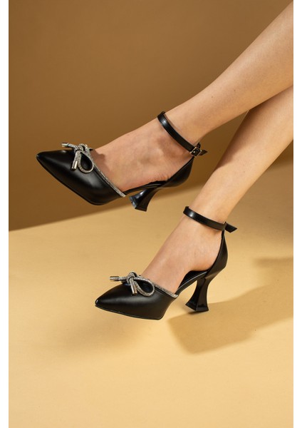 Taşlı Fiyonk Bilek Bağlama Kadeh Topuklu Kadın Ayakkabı 018-52-24CILT modelleri