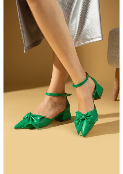 Fiyonk Detaylı Sivri Burun Kadın Babet 64-002-24 fiyatları