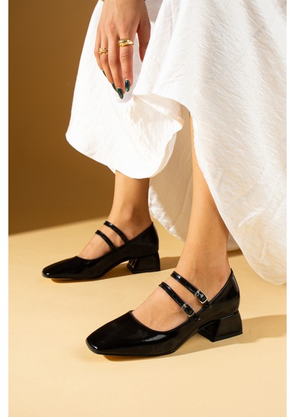 Kalın Topuklu Küt Burunlu Çift Bantlı Kadın Topuklu Ayakkabı 001-266-24RUGAN