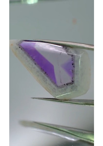 21.40 ct 37.2X22 mm Natural Trephce Amethyst
