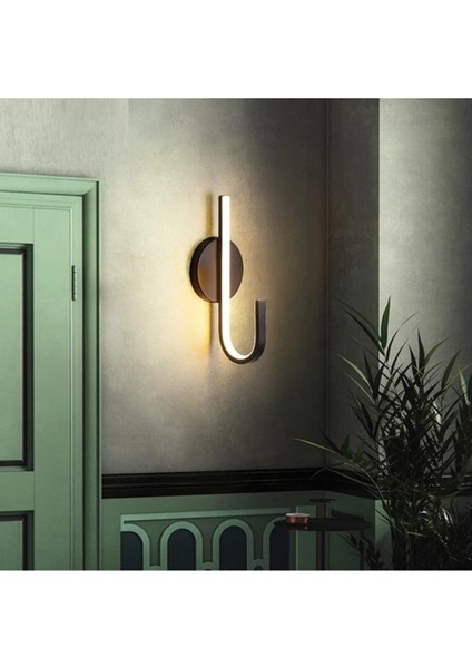 Modern LED duvar lambası, siyah ve beyaz renk seçenekleriyle şık aydınlatma çözümü