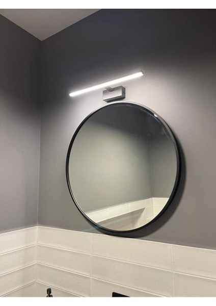 Modern siyah metal pano, şık aydınlatma ve dekorasyon için ideal, tek ampüllü tasarım