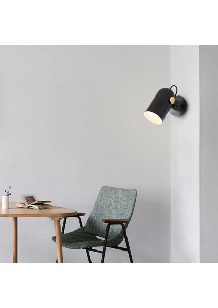 Şık Siyah Metal Aplik, Modern ve Zarif Dekorasyon Parçası, E27 Duy tipi