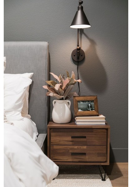 Şık Siyah Metal Duvar Aksesuarı, Rustik ve Akrobatik Tasarım, E27 Duy Tipi