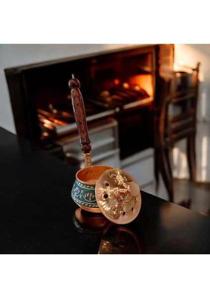 Bakır Tütsülük Bakır Buhurdanlık Gezdirme Tamamen El Işlemeli Yeşil Renk Ahşap Kulplu fiyatları