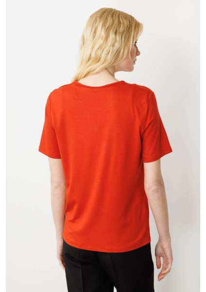Kadın Açma Yaka Nakış Işlemeli T-Shirt Oranj fırsatları