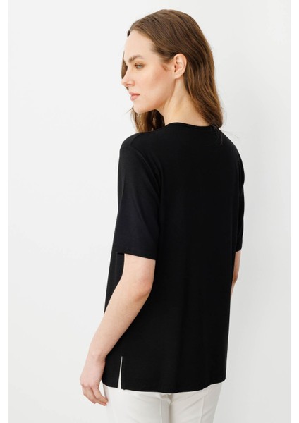 Kadın Açma Yaka Nakış Işlemeli T-Shirt Siyah fırsatları