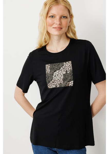 Kadın Sıfır Yaka Önü Taş Baskılı Penye T-Shirt Siyah