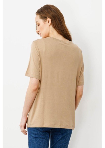 Kadın Sıfır Yaka Önü Taş Baskılı Penye T-Shirt Vizon fırsatları