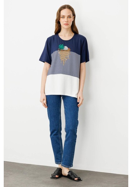 Kadın Sıfır Yaka Önü Palmiye Taşlı Penye T-Shirt Lacivert indirimleri