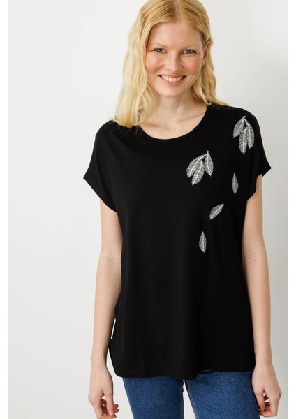 Kadın Sıfır Yaka Omzu Taşlı Penye T-Shirt Siyah