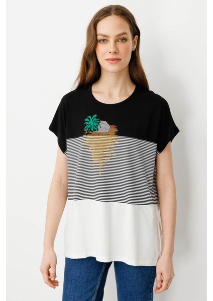 Kadın Sıfır Yaka Önü Taşlı Penye T-Shirt Siyah