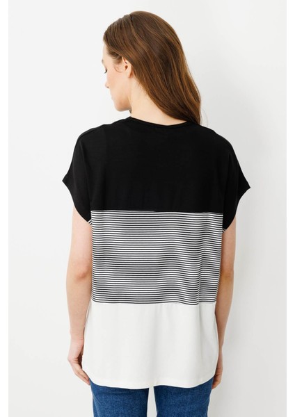 Kadın Sıfır Yaka Önü Taşlı Penye T-Shirt Siyah fırsatları