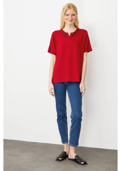 Kadın Açma Yaka Dantel Çiçek Işlemeli Penye T-Shirt Bordo fırsatları