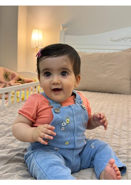 Çiçek Nakışlı Yumuşacık Likralı Organik Kot Salopetli Kısa Kol Badili 2'li Takım Tulum