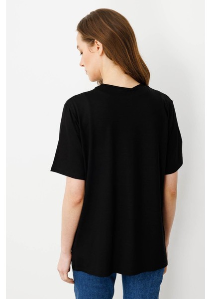 Kadın Sıfır Yaka Cebi ve Yakası Simli Penye T-Shirt Siyah modelleri