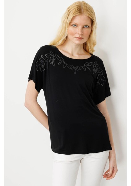 Kadın Sıfır Yaka Boncuk Işlemeli Penye T-Shirt Siyah fiyatları