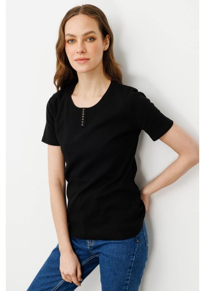 Kadın Yakası Düğmeli Pamuk Kaşkorse T-Shirt Siyah fiyatları