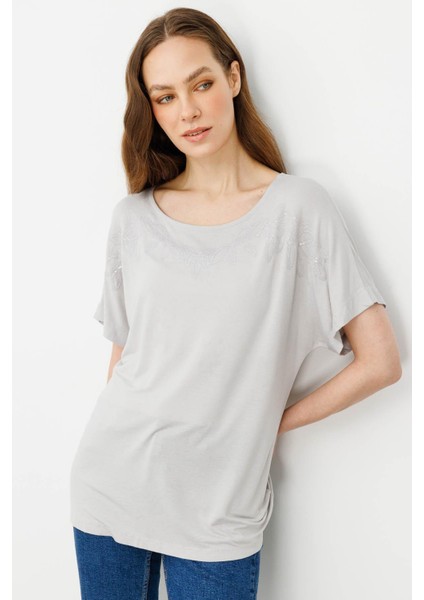 Kadın Sıfır Yaka Boncuk Işlemeli Penye T-Shirt Taş