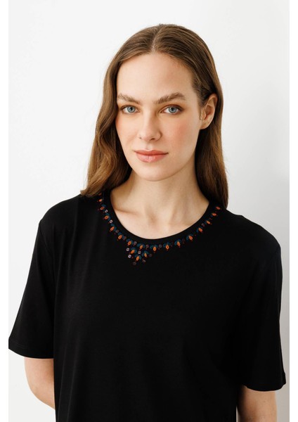 Kadın Sıfır Yaka Basic Penye T-Shirt Siyah modelleri