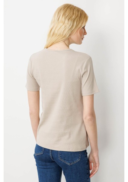 Kadın V Yaka Kaşkorse Pamuk T-Shirt Bej fırsatları
