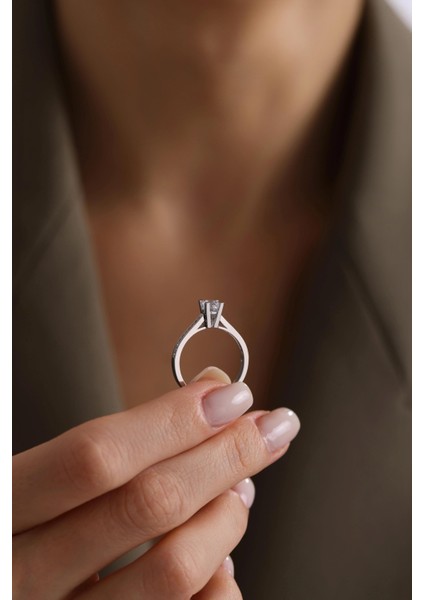 14 Ayar Beyaz Tektaş Altın Yüzük modelleri