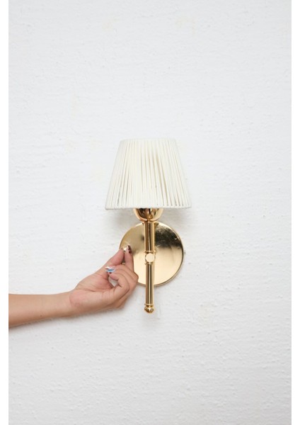 Beyaz deri alt parlak gold metal LED duvar aydınlatması, şık ve modern tasarım fiyatları