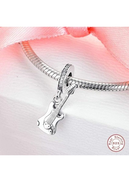 Gitar Sallantılı Gümüş Charm fırsatları