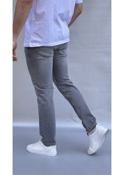 Yıkamalı Gri Regular Fit Jean