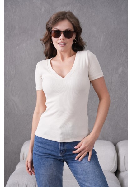 V Yaka Likralı Slim Fit Basic T-Shirt fırsatları