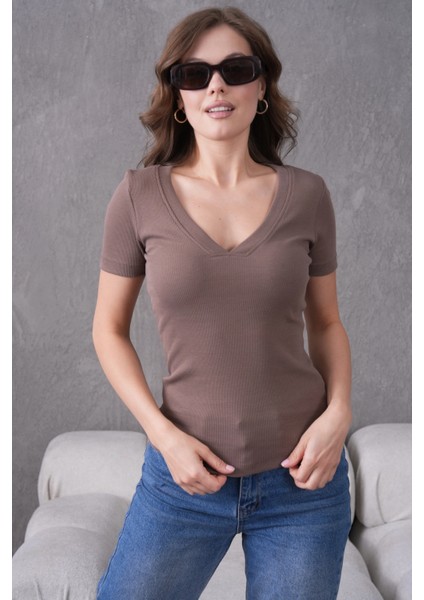 V Yaka Likralı Slim Fit Basic T-Shirt fiyatları