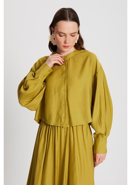 Kadın Yağ Yeşili %100 Modal Hakim Yaka Kısa Gömlek 29147 fırsatları