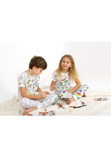 Kısa Kollu Özel Kalem Hediye Boyanabilir Kız Erkek Çocuk Pijama Takımı (Yıkama Sonrası Leke Bırakmaz)