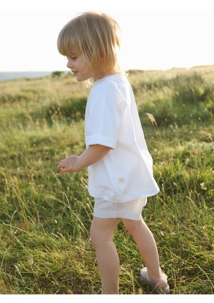 Beyaz Oversize T-Shirt ve Şort Takım