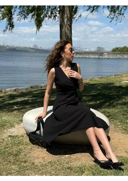 Kadın Ithal Krep Kumaş Kruvaze Yaka Eteği Kloş Kolsuz Mini Elbise