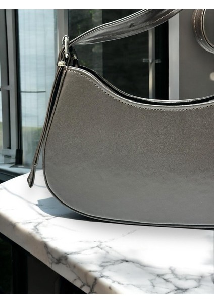 Suni Deri Bayan Omuz Çantası VS.BLKT.0281 indirimleri