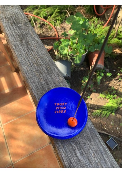 El Yapımı Seramik Tütsülük Lacivert Arkadaşa Hediye Trust Your Vibes