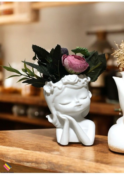 Çiçekçi Kız Saksı - 10 cm Minimal Popüler Şık Sevimli Dekoratif Küçük Saksı - Sert Plastik